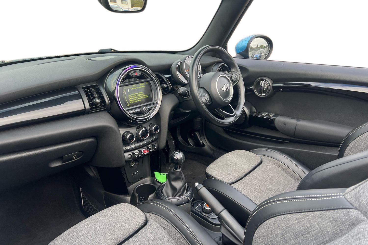 Used MINI Convertible 2017 for sale - 76461060: Photo 4