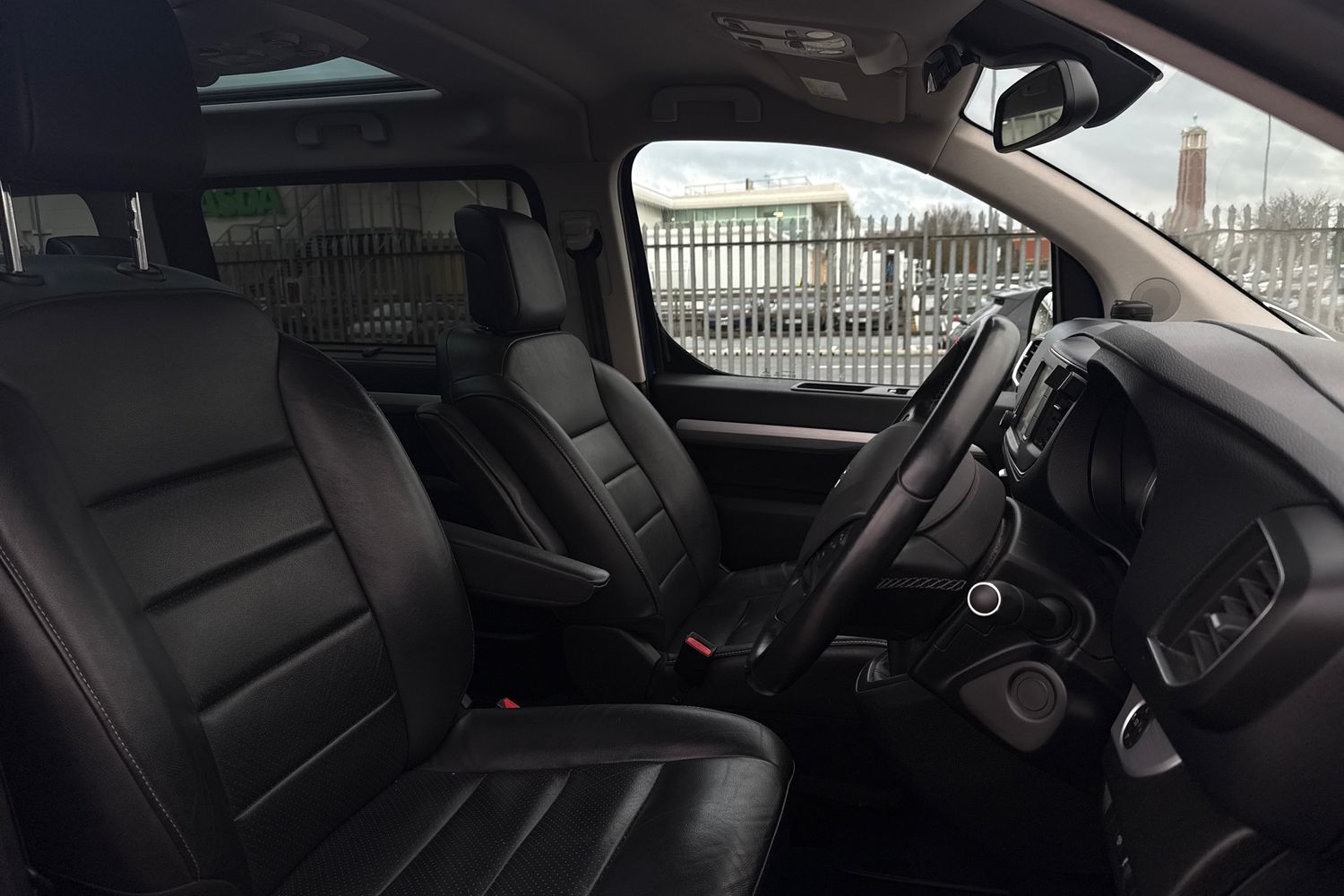 Used Peugeot Traveller 2018 for sale - 76844613: Photo 18