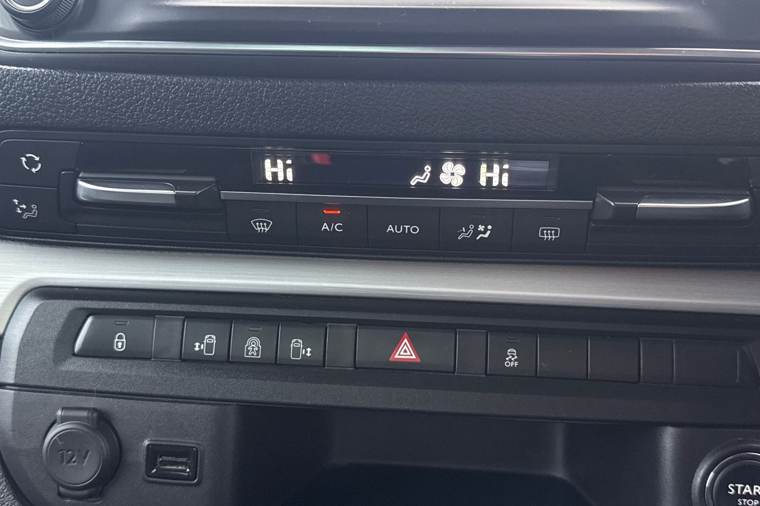 Used Peugeot Traveller 2018 for sale - 76844613: Photo 9