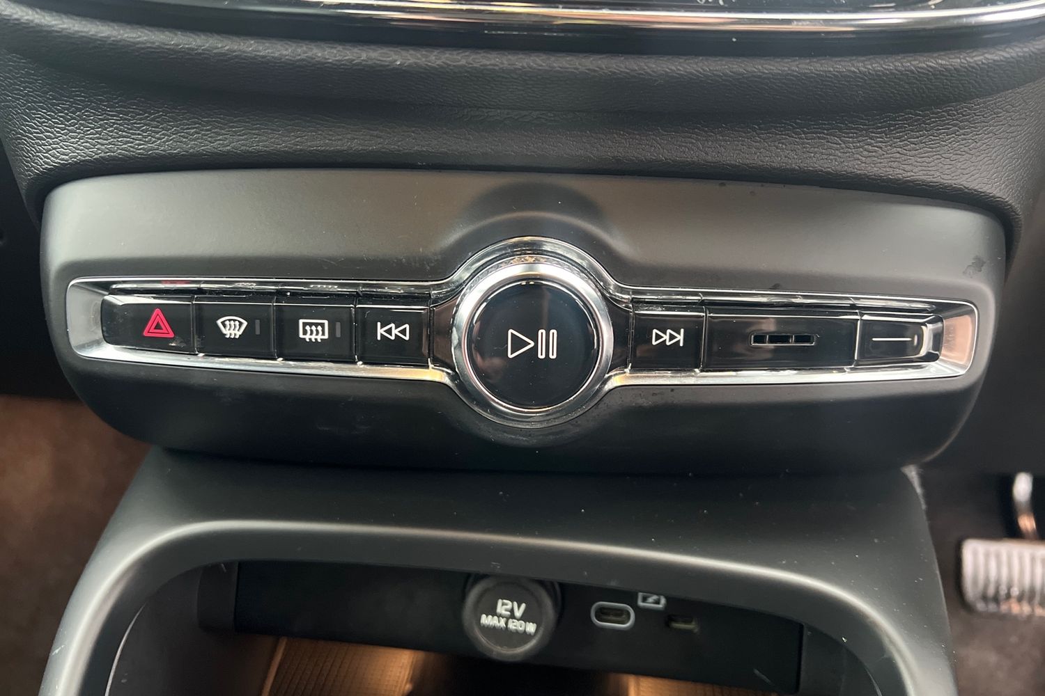 Used Volvo XC40 2022 for sale - 76711756: Photo 9