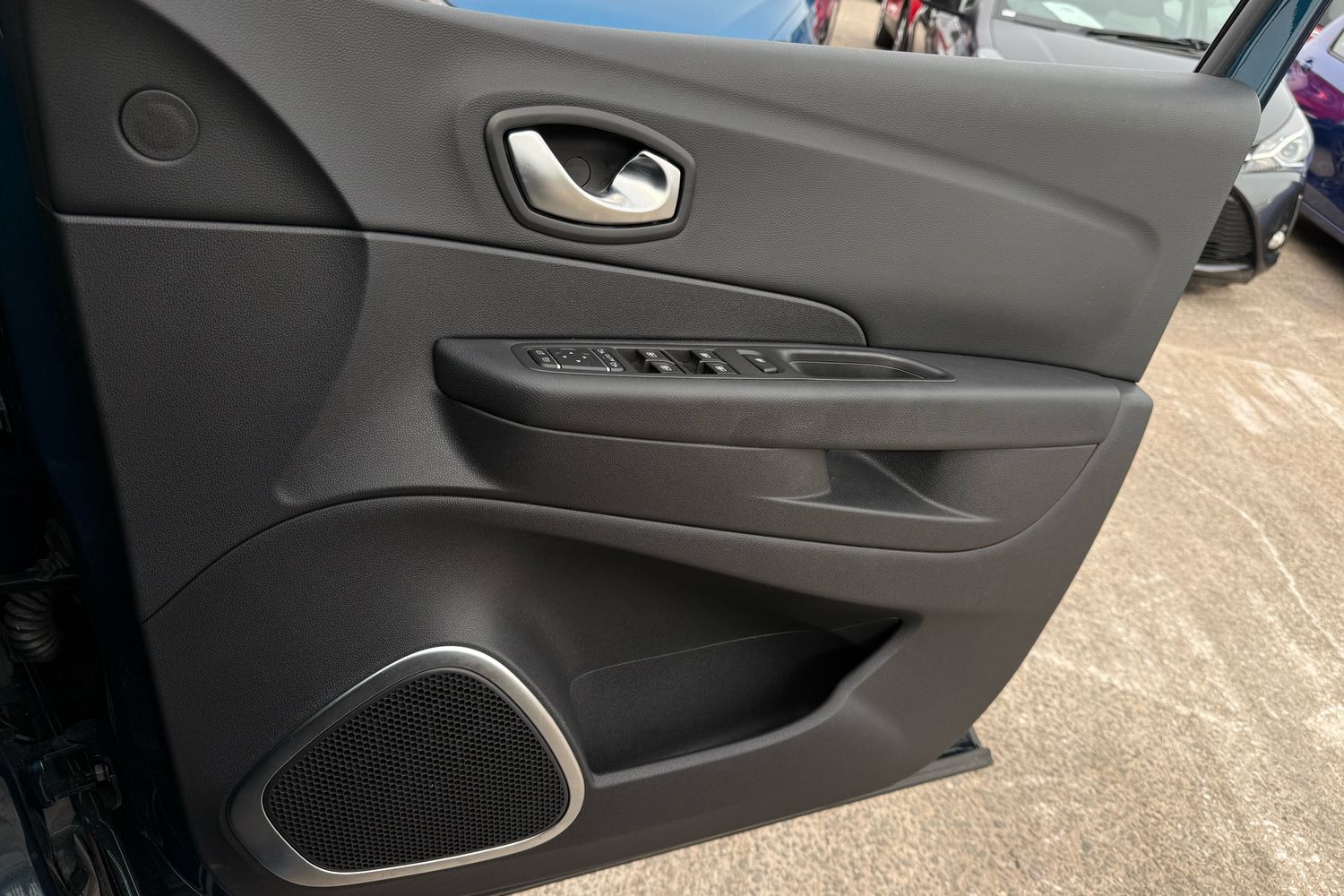 Used Renault Captur 2018 for sale - 75871822: Photo 12