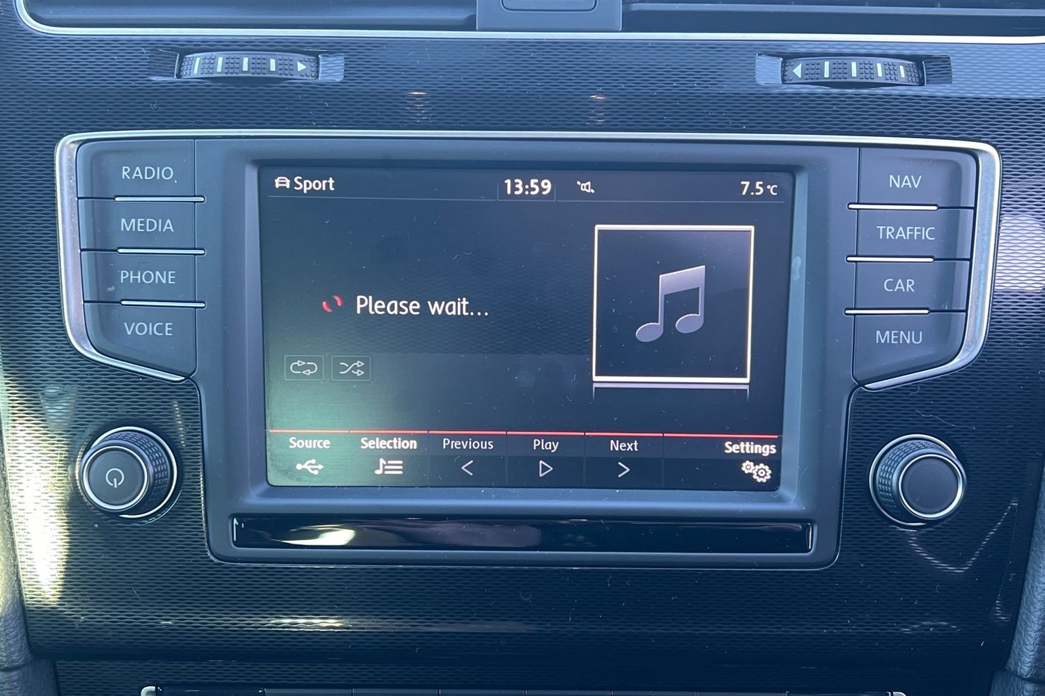 Used Volkswagen Golf 2017 for sale - 76637101: Photo 7