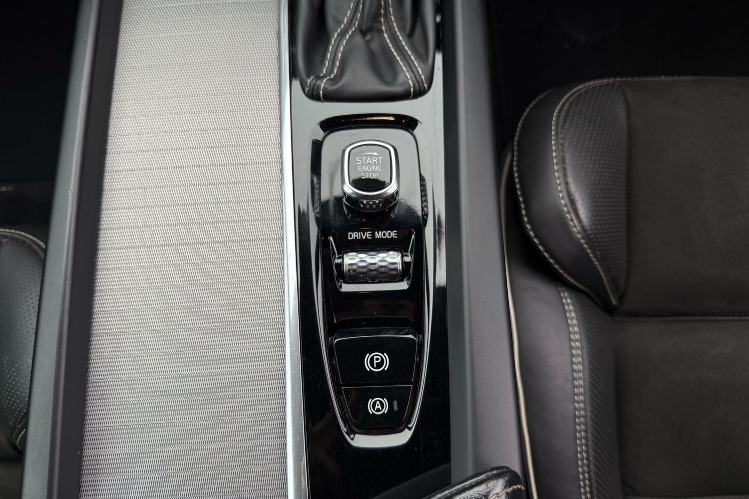 Used Volvo XC60 2018 for sale - 76617101: Photo 8