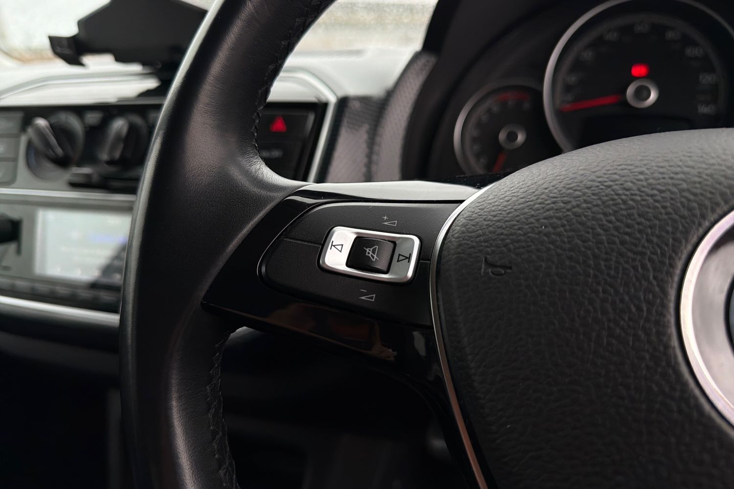 Used Volkswagen up! 2022 for sale - 77675052: Photo 11