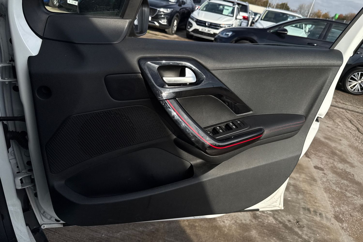 Used Peugeot 2008 2019 for sale - 76481053: Photo 14