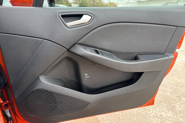 Used Renault Clio 2020 for sale - 76288156: Photo 12