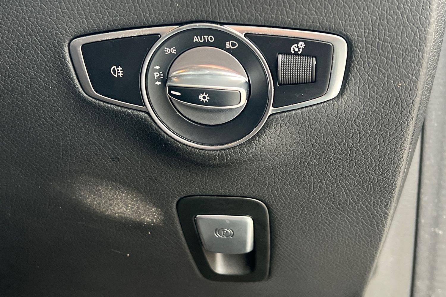 Used Mercedes-Benz EQC 2022 for sale - 76718504: Photo 17