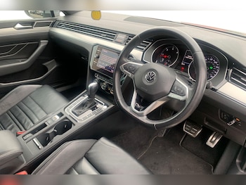 Used Volkswagen Passat 2019 for sale - 76481030: Photo