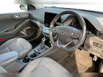 Used Hyundai IONIQ 2020 for sale - 76923000: Photo