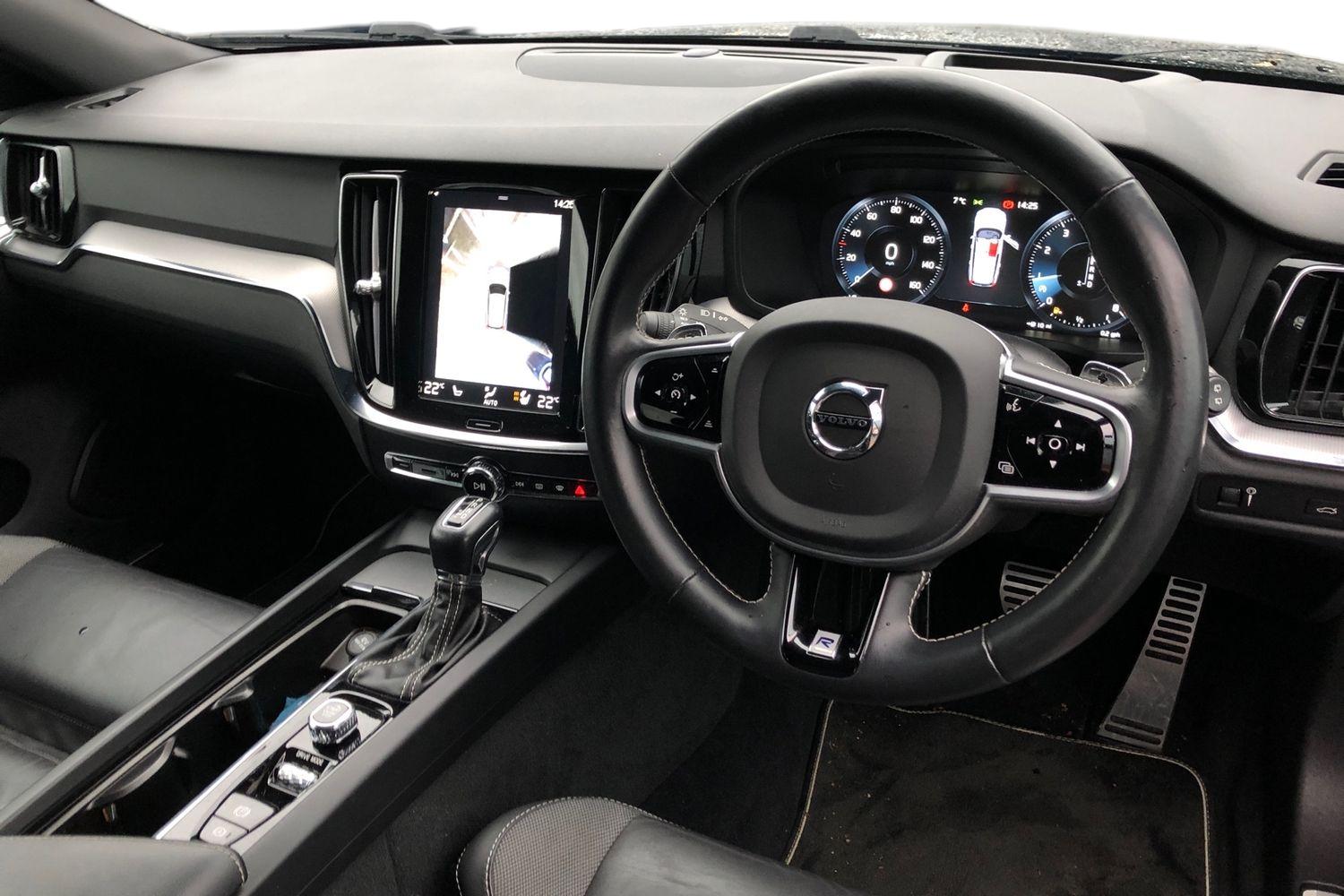 Used Volvo V60 2019 for sale - 76972815: Photo 3