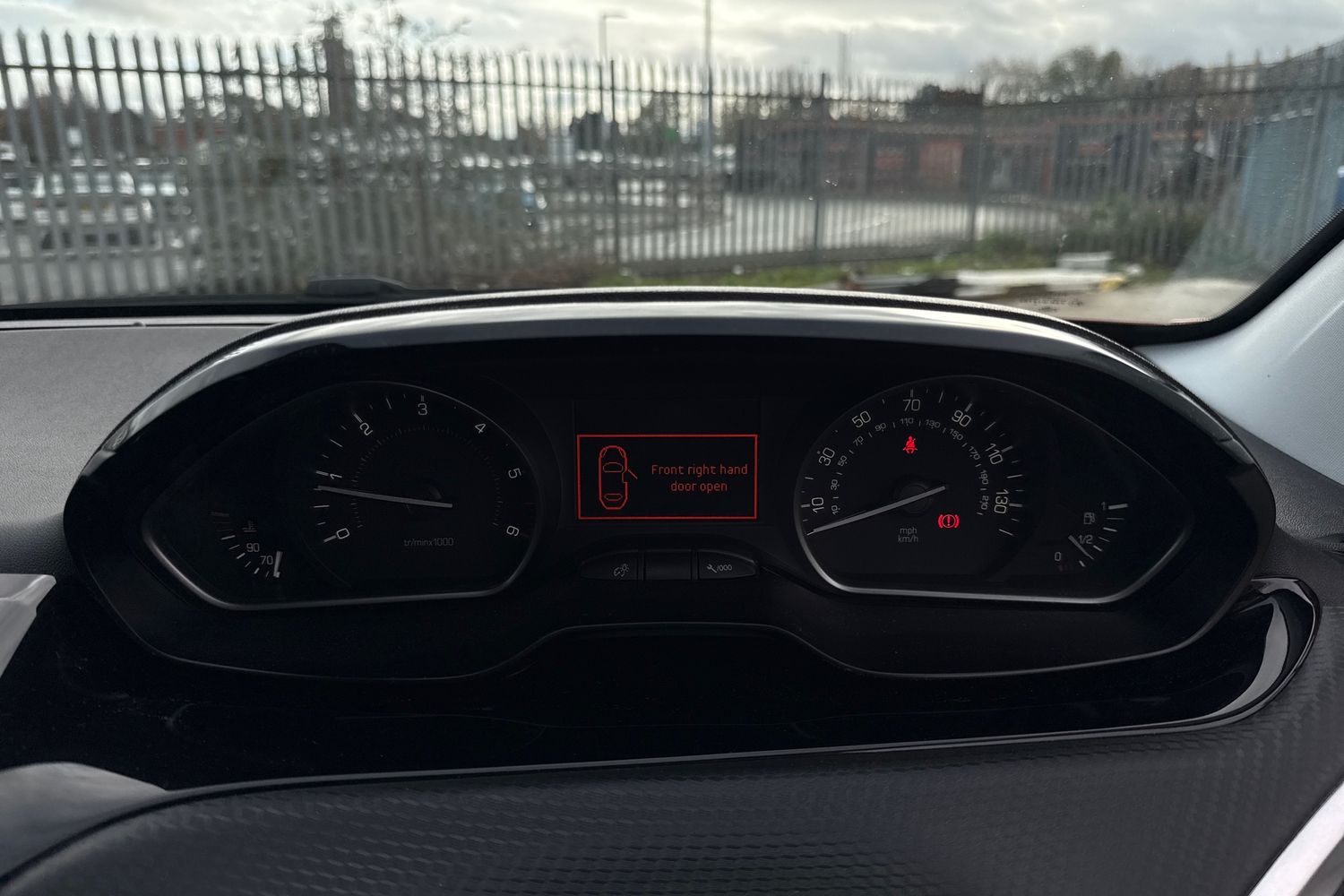 Used Peugeot 208 2018 for sale - 76929329: Photo 10