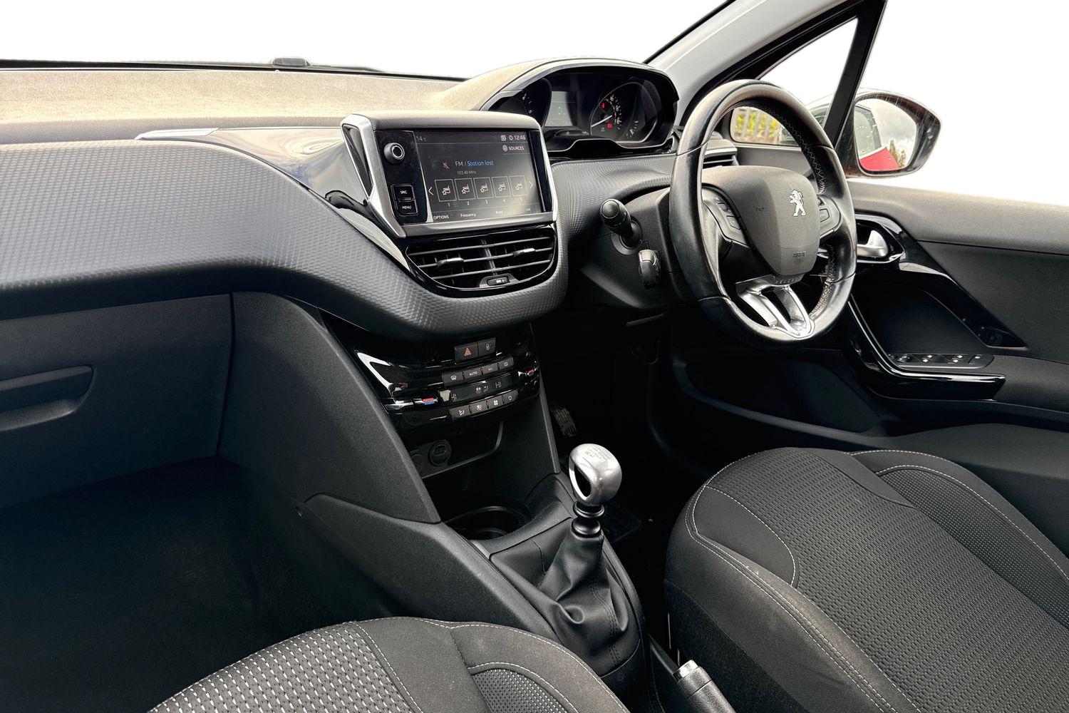 Used Peugeot 208 2018 for sale - 76929329: Photo 4