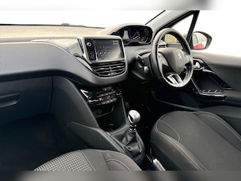 Used Peugeot 208 2018 for sale - 76929329: Photo