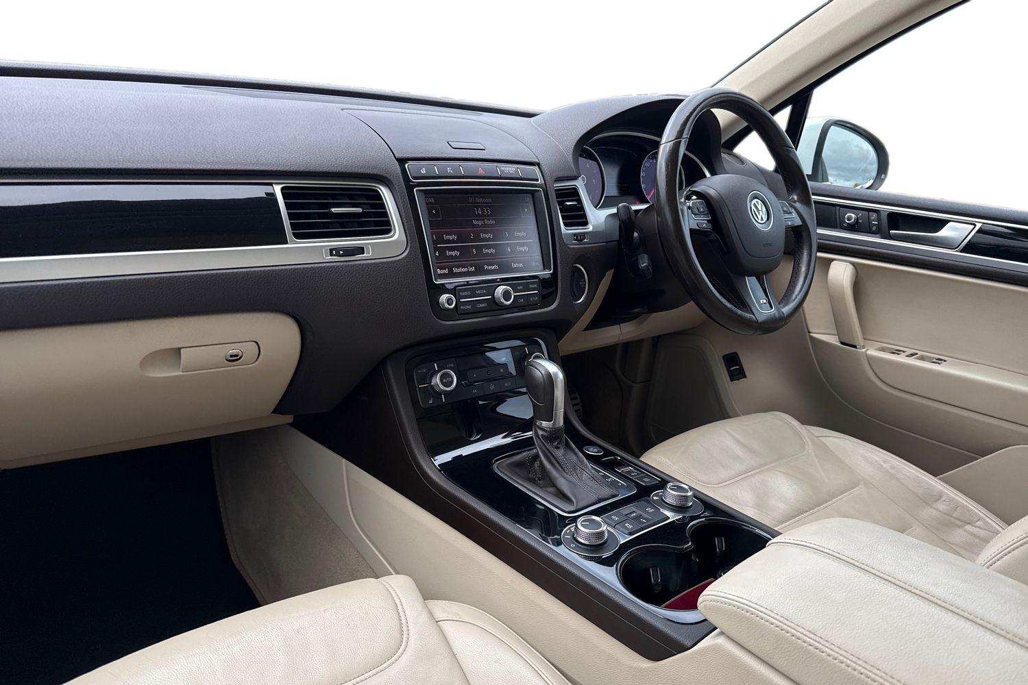 Used Volkswagen Touareg 2016 for sale - 76438846: Photo 4