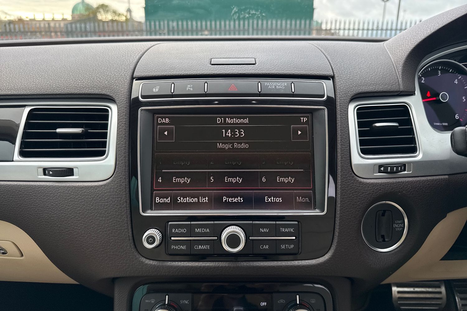 Used Volkswagen Touareg 2016 for sale - 76438846: Photo 6