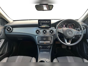 Used Mercedes-Benz GLA 2020 for sale - 76617092: Photo