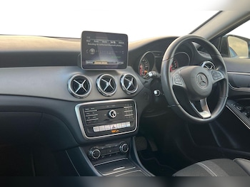 Used Mercedes-Benz GLA 2020 for sale - 76617092: Photo
