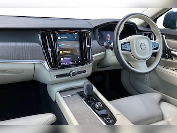 Used Volvo V90 2022 for sale - 75632244: Photo