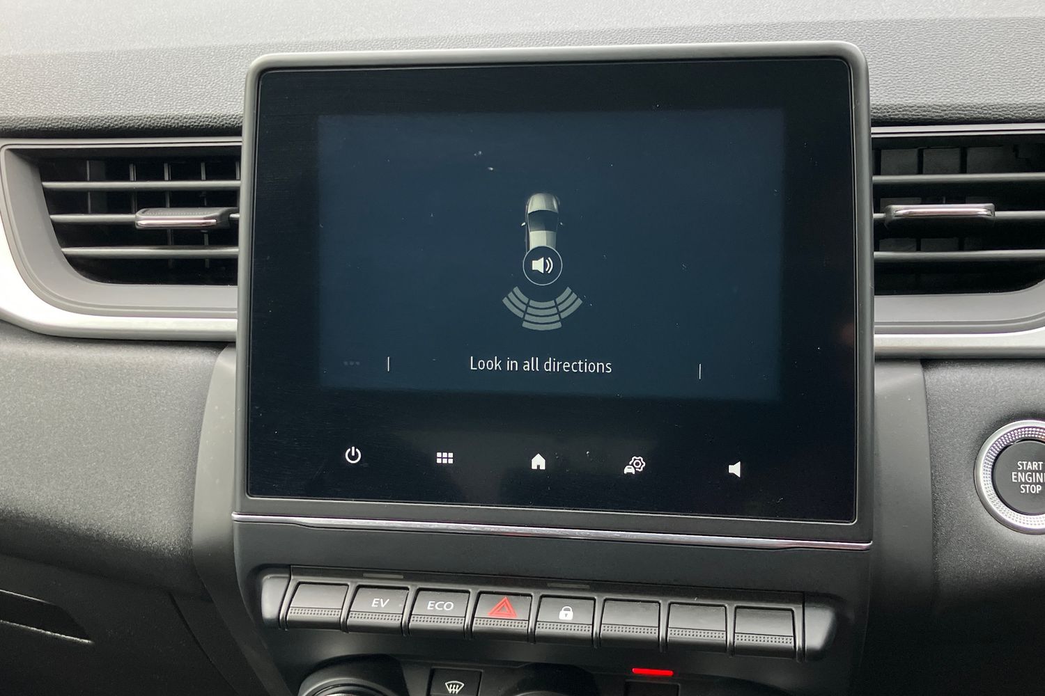 Used Renault Captur 2023 for sale - 76972838: Photo 8