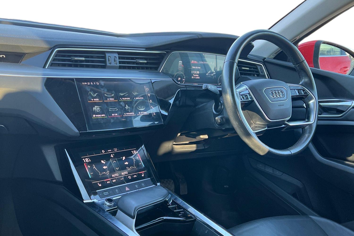 Used Audi e-tron 2021 for sale - 77943869: Photo 4