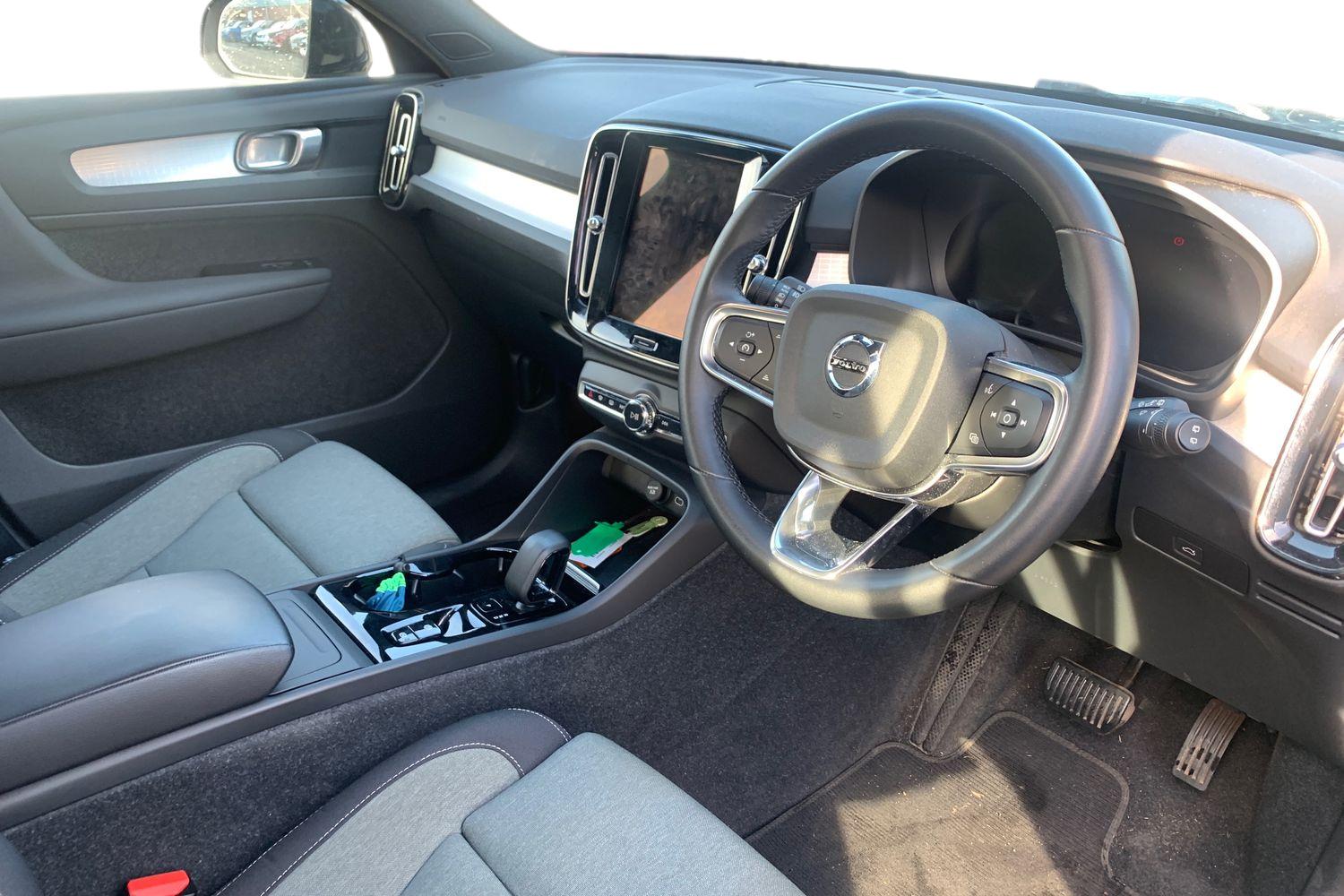 Used Volvo XC40 2023 for sale - 76495159: Photo 3