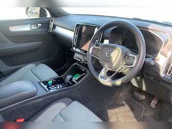 Used Volvo XC40 2023 for sale - 76495159: Photo