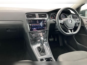 Used Volkswagen Golf 2019 for sale - 76972752: Photo