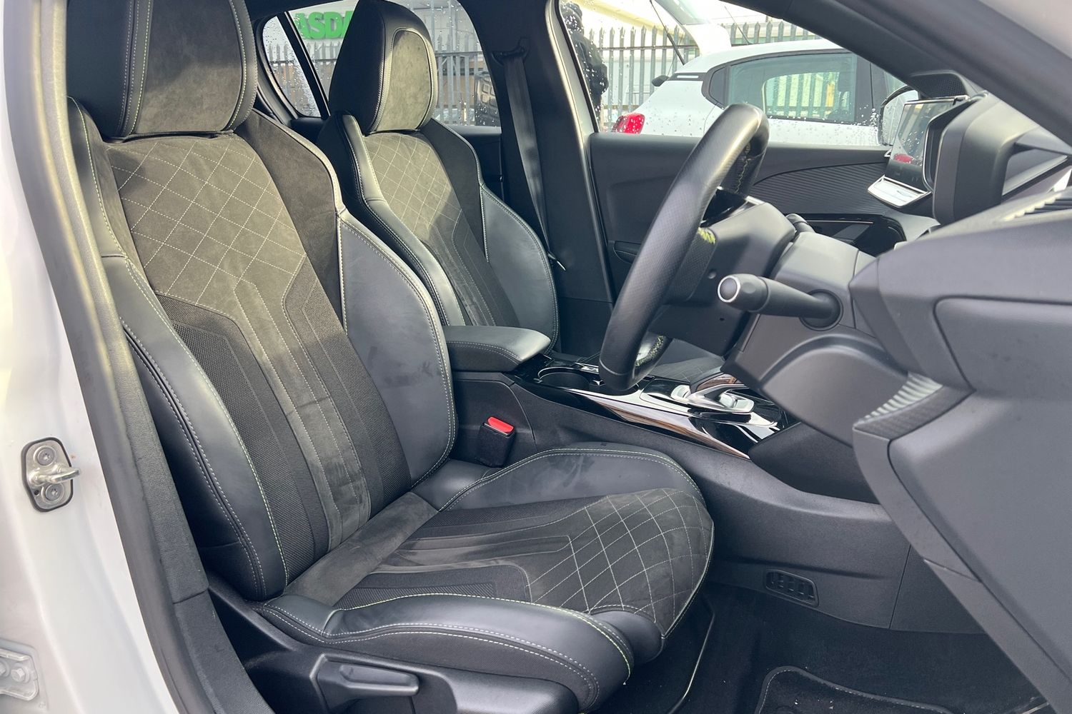 Used Peugeot 208 2021 for sale - 77048455: Photo 18