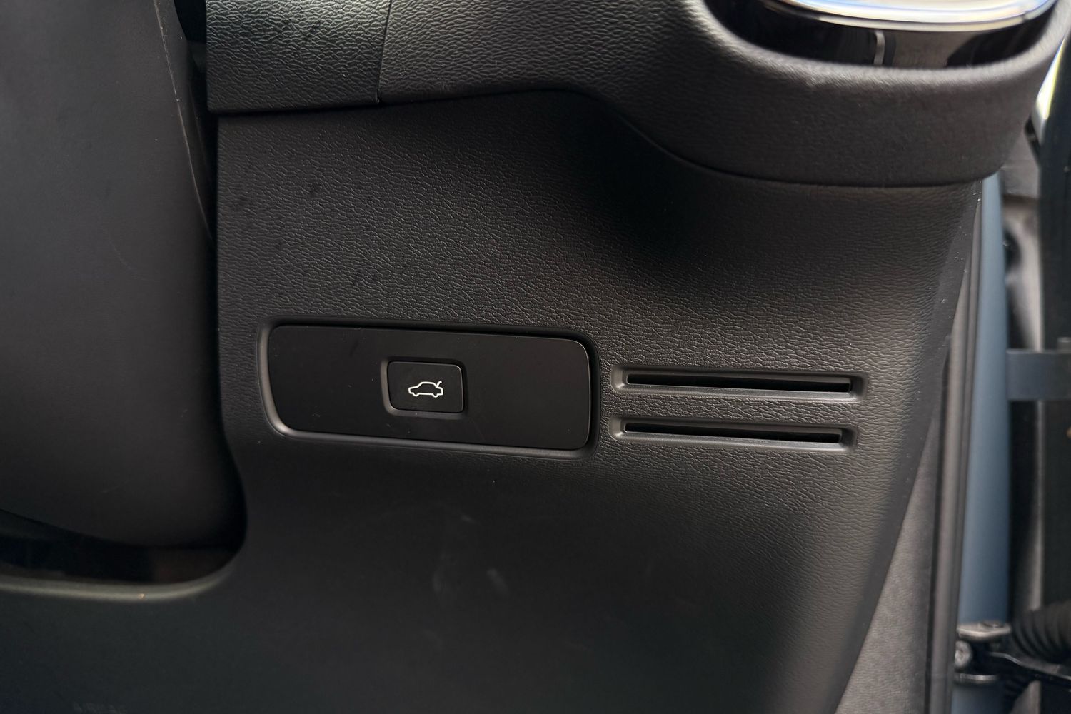 Used Volvo C40 2023 for sale - 75824584: Photo 11