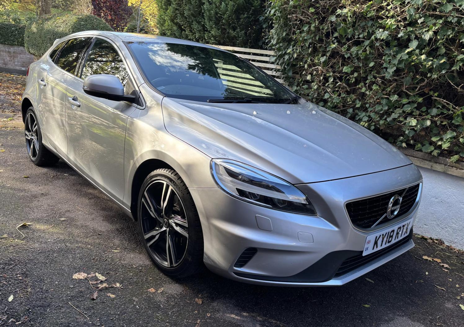 Used Volvo V40 2018 for sale - 76515970: Photo 1