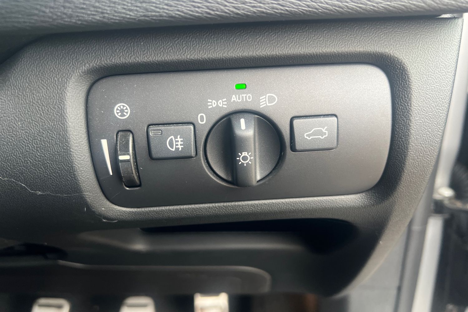 Used Volvo V40 2018 for sale - 76515970: Photo 17