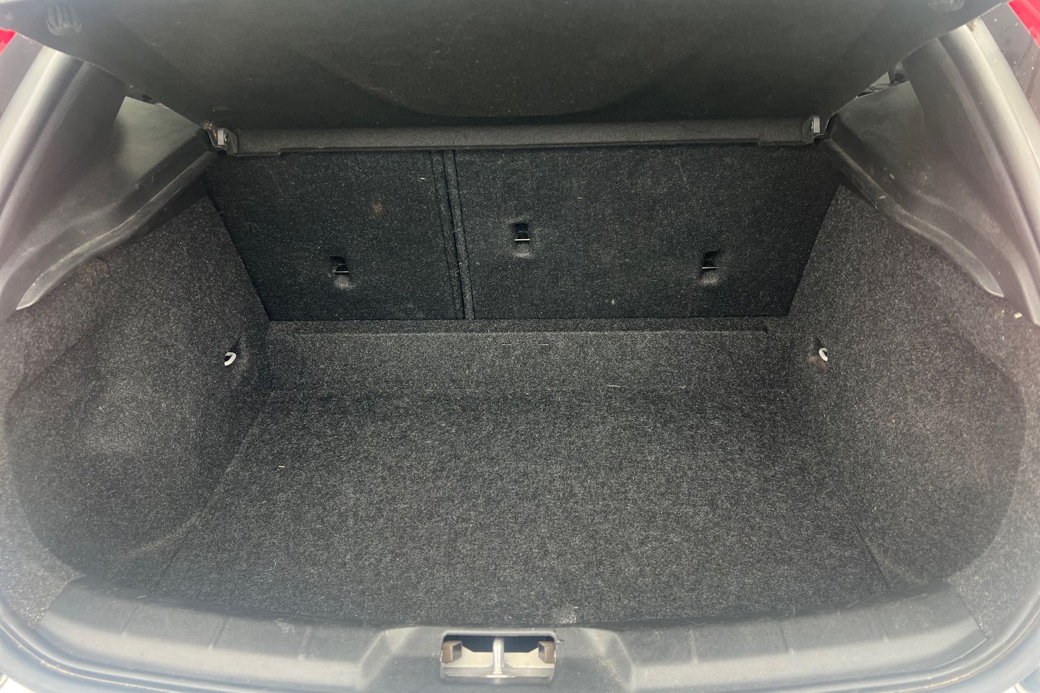 Used Volvo V40 2018 for sale - 76515970: Photo 20