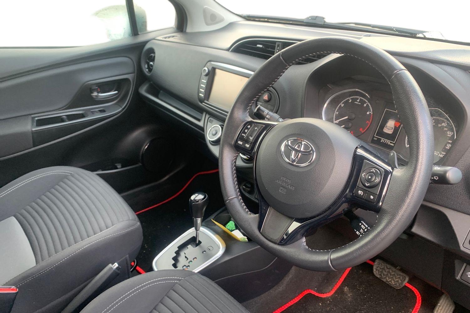 Used Toyota Yaris 2017 for sale - 77275487: Photo 3