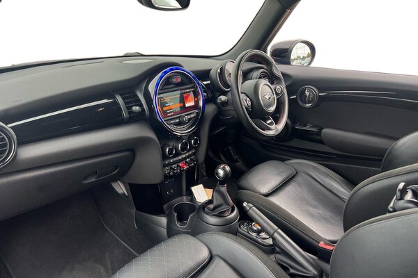 Used MINI Hatch 2019 for sale - 76069676: Photo 4