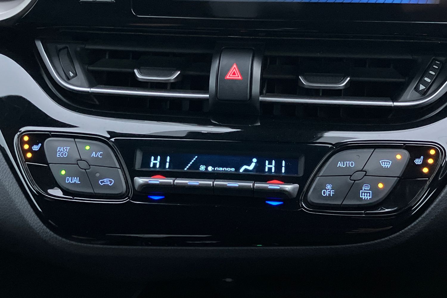 Used Toyota C-HR 2017 for sale - 76985318: Photo 11