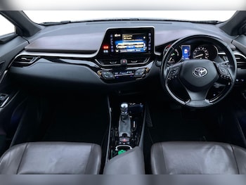 Used Toyota C-HR 2017 for sale - 76985318: Photo