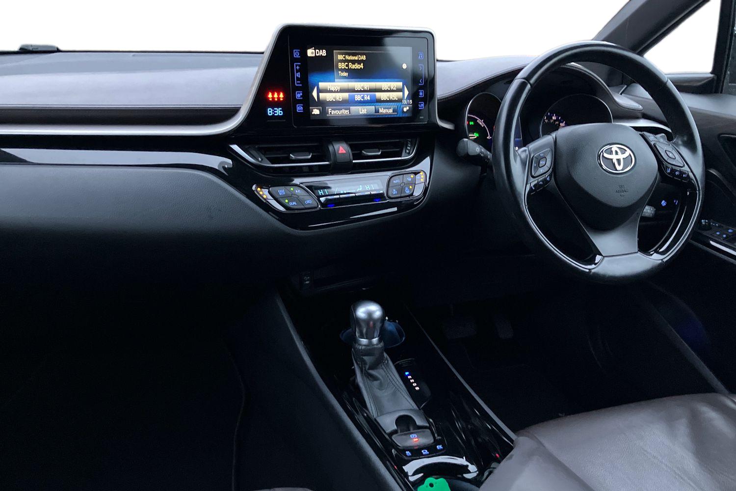 Used Toyota C-HR 2017 for sale - 76985318: Photo 4