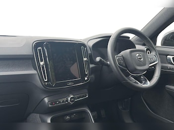 Used Volvo XC40 2023 for sale - 79458940: Photo
