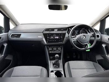 Used Volkswagen Touran 2017 for sale - 75468646: Photo