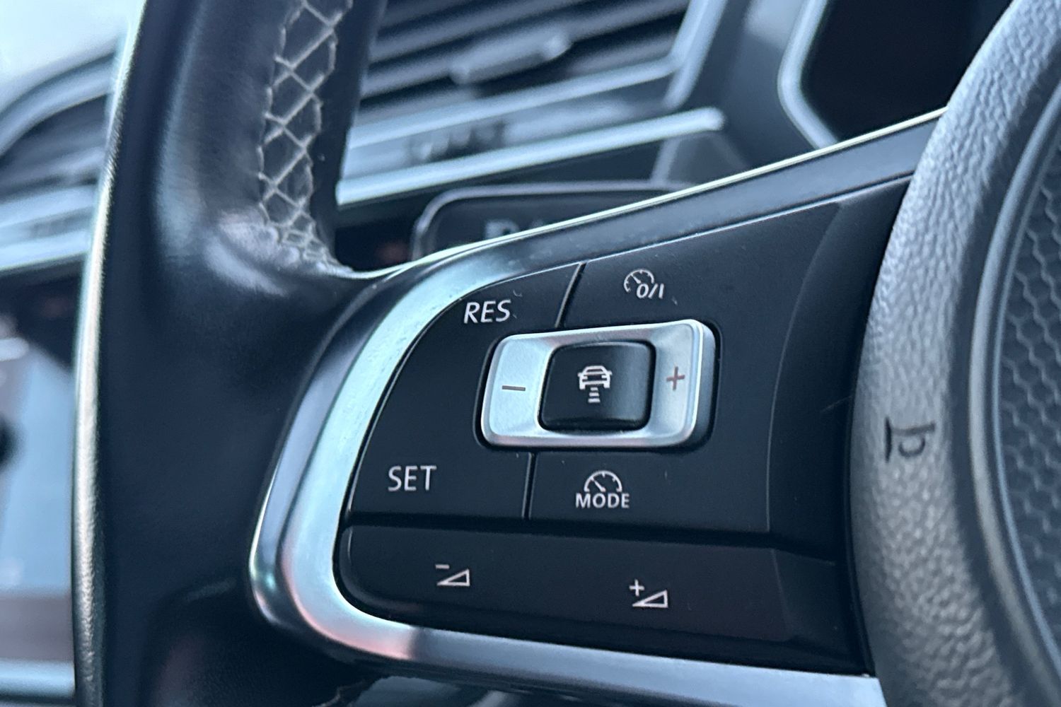 Used Volkswagen Tiguan 2018 for sale - 77477199: Photo 11