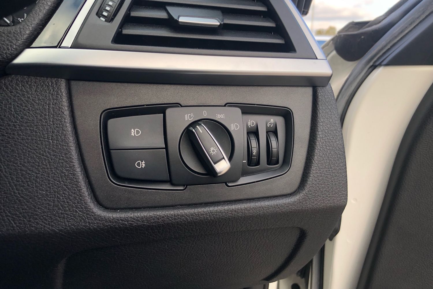 Used BMW 3 Series 2017 for sale - 76219953: Photo 11