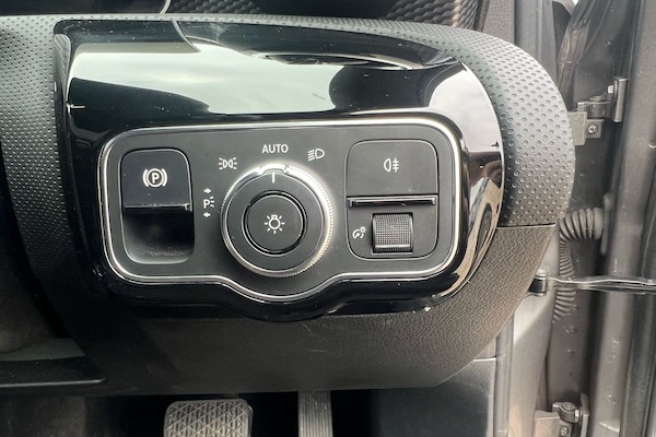 Used Mercedes-Benz A-Class 2019 for sale - 76036856: Photo 11
