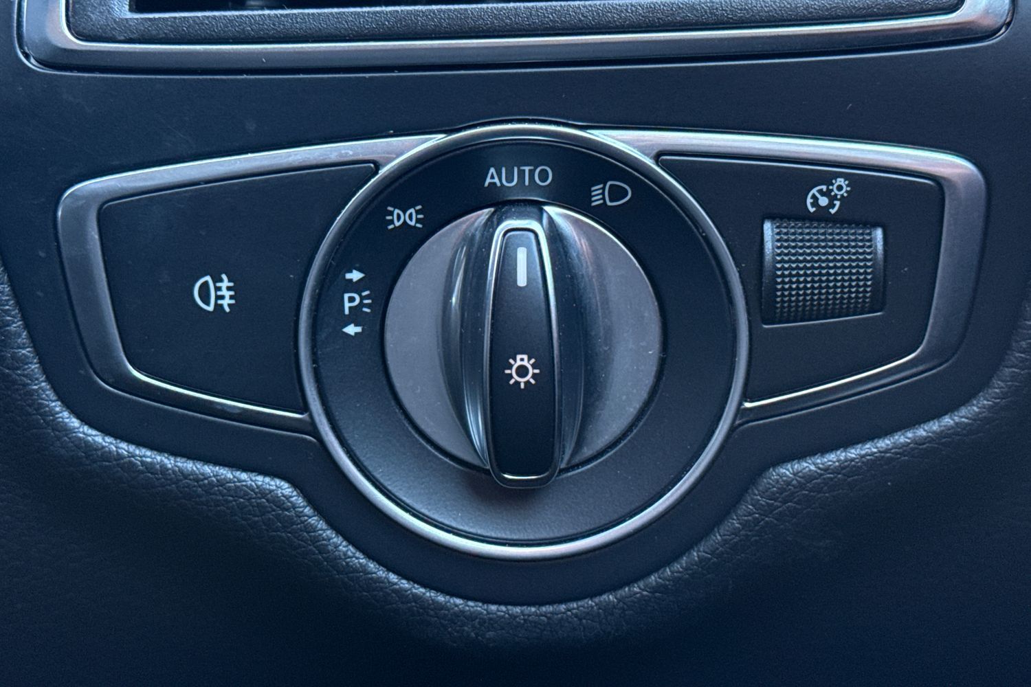 Used Mercedes-Benz GLC 2018 for sale - 76739445: Photo 15