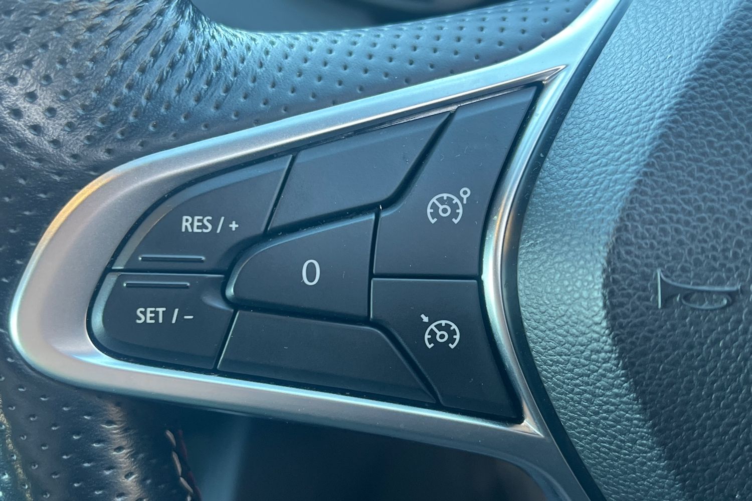 Used Renault Clio 2021 for sale - 76588018: Photo 14