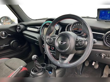 Used MINI Hatch 2018 for sale - 79381523: Photo