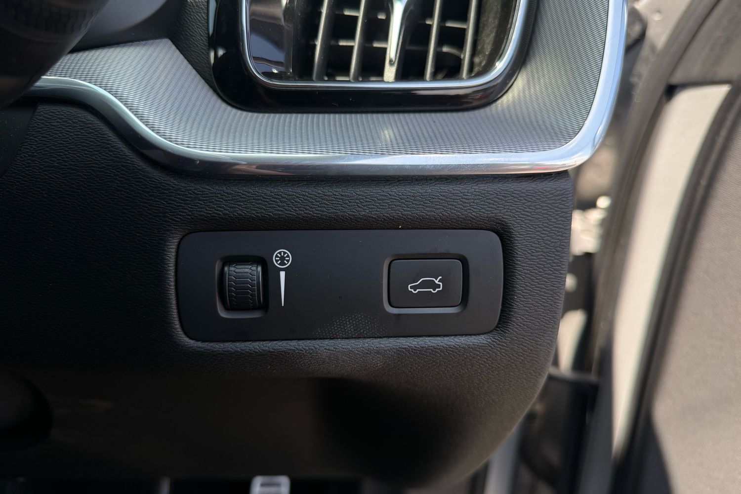 Used Volvo XC60 2018 for sale - 76401723: Photo 12