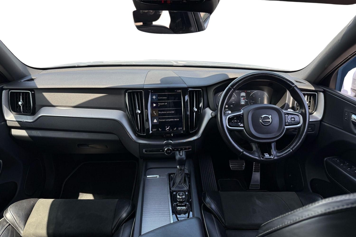 Used Volvo XC60 2018 for sale - 76401723: Photo 2