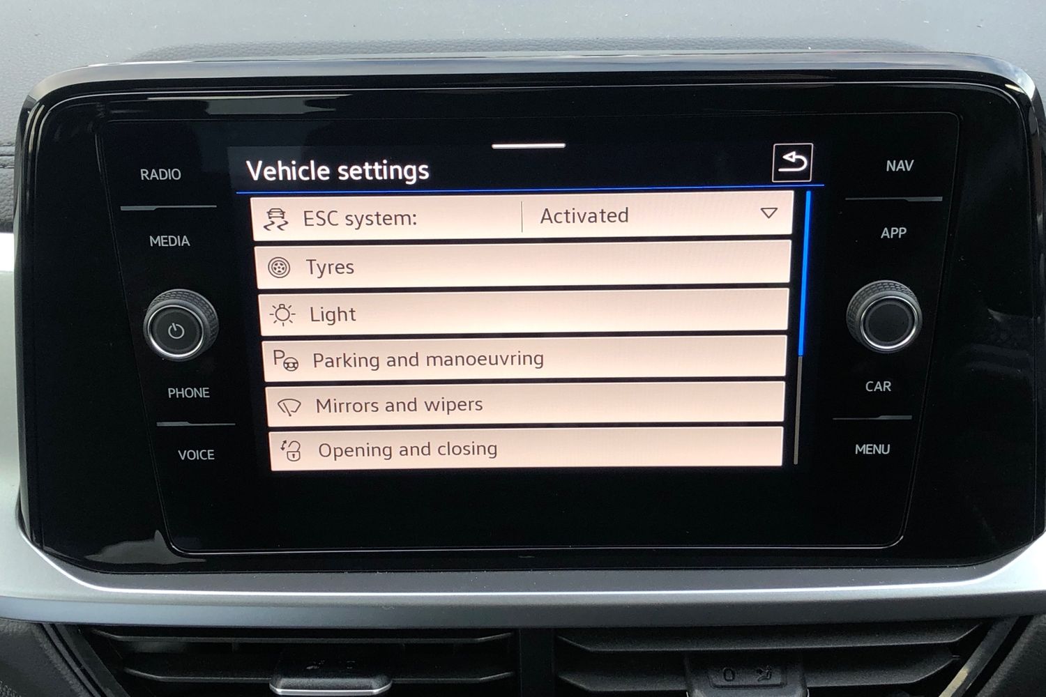 Used Volkswagen T-Roc 2023 for sale - 77206761: Photo 10