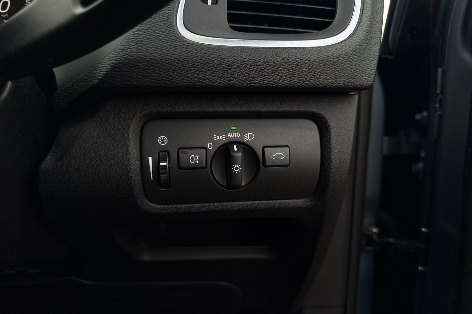 Used Volvo V40 2019 for sale - 77527612: Photo 11