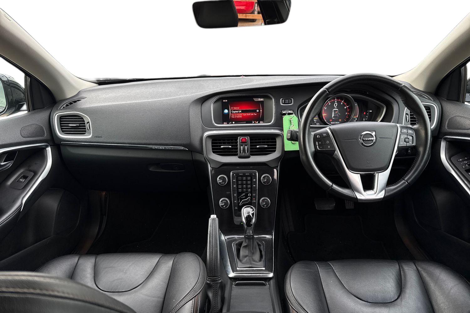 Used Volvo V40 2019 for sale - 77527612: Photo 3